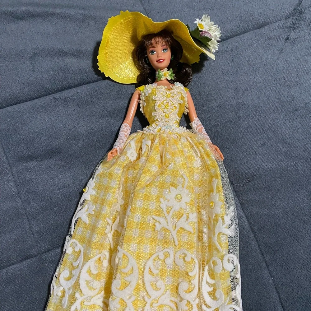 Summer Splendor Barbie - Picture 3 of 5